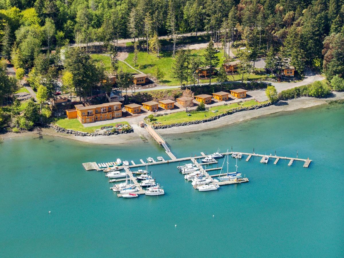 Snug Harbor Resort And Marina Фрайдей Харбър Екстериор снимка